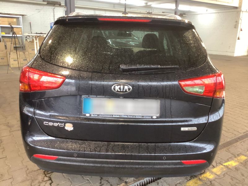 Kia cee'd 1.6 CRDi Dream Team — zdjęcie 5