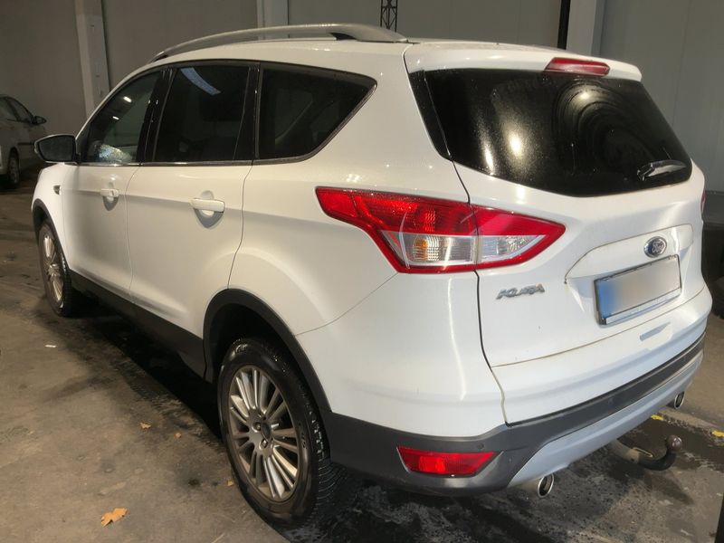 Ford Kuga 2.0 TDCi Titanium — zdjęcie 3