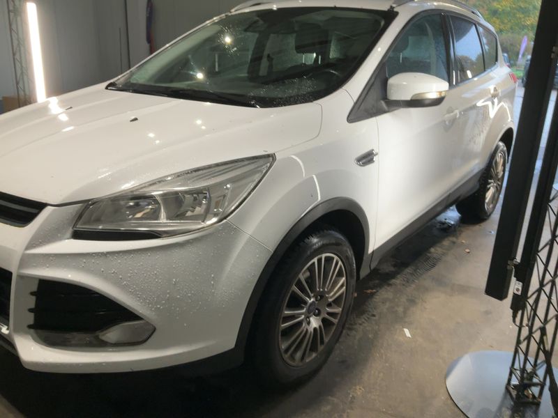 Ford Kuga 2.0 TDCi Titanium — zdjęcie 2