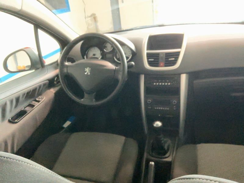Peugeot 207 1.6 HDi 99G — zdjęcie 12
