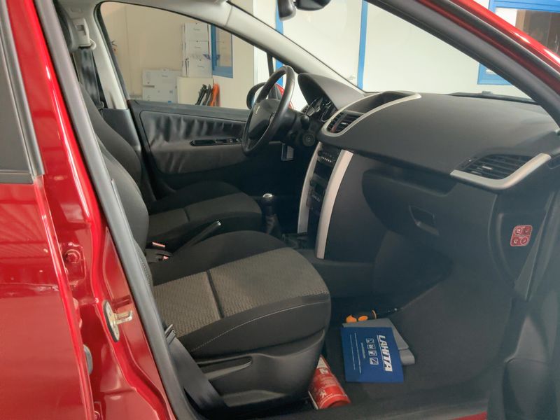 Peugeot 207 1.6 HDi 99G — zdjęcie 11