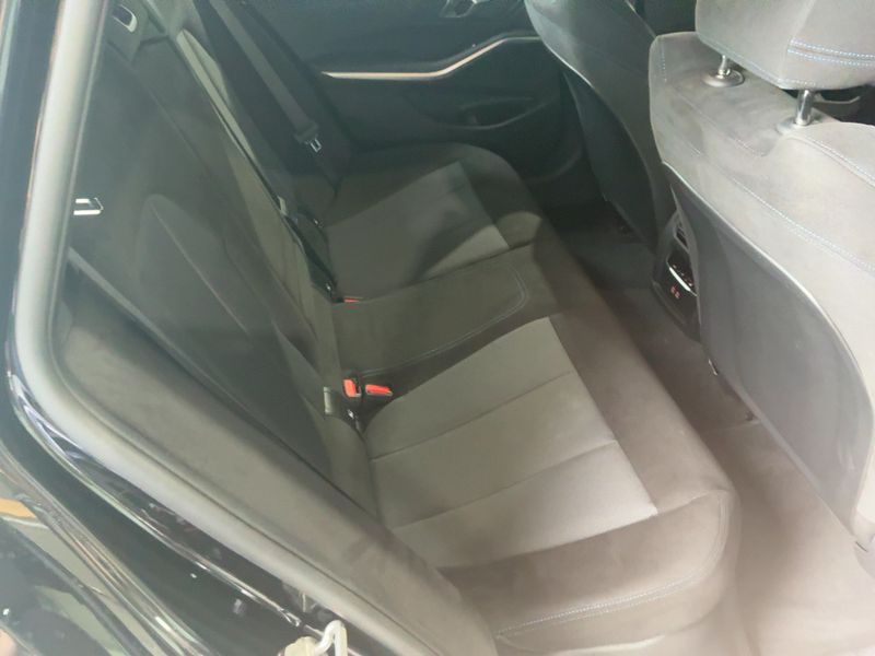 BMW 3er 330i xDrive M Sport — zdjęcie 14