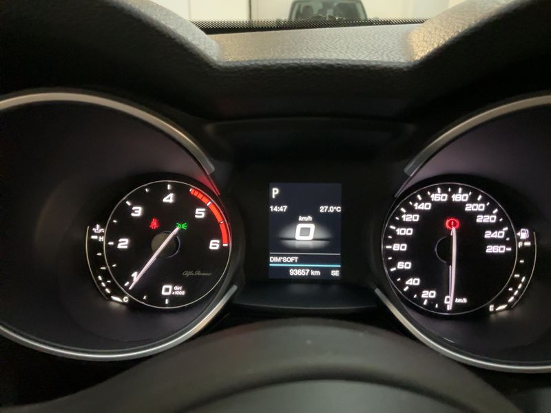 Alfa Romeo Stelvio 2.2 JTDM Business — zdjęcie 13