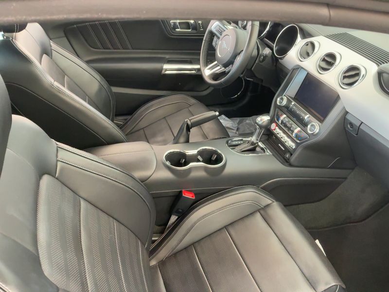 Ford Mustang 5.0 Ti-VCT V8 GT Convertible — zdjęcie 11