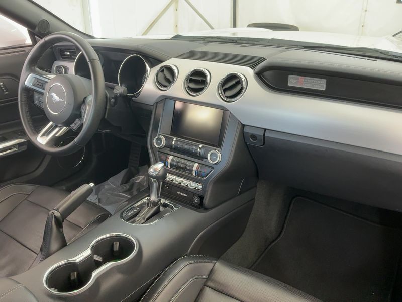 Ford Mustang 5.0 Ti-VCT V8 GT Convertible — zdjęcie 12
