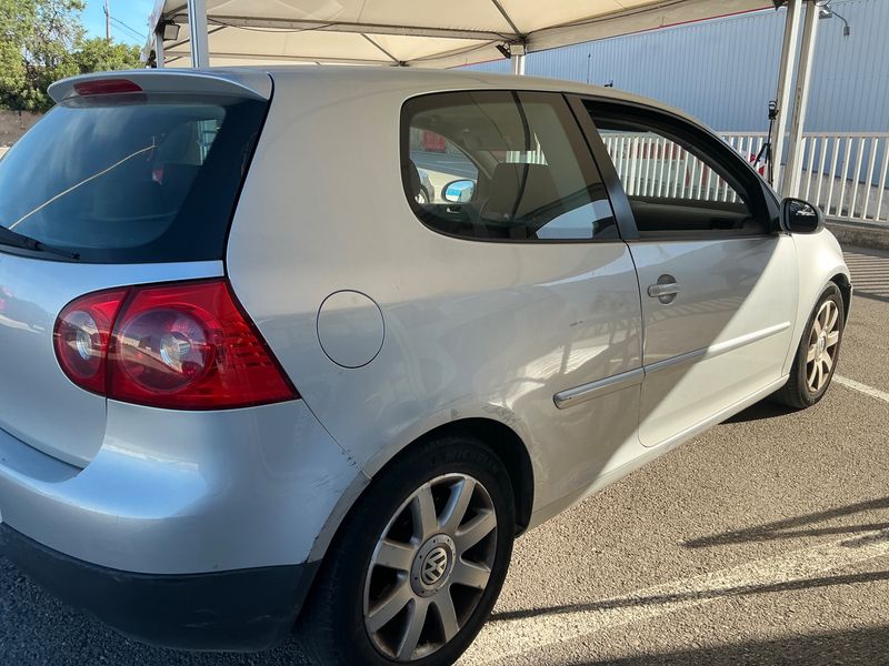 Volkswagen Golf V 2.0 TDI Sportline — zdjęcie 2