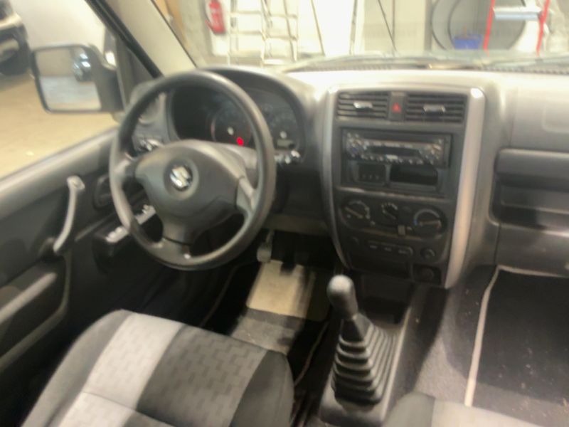 Suzuki Jimny 1.3 Ranger — zdjęcie 12