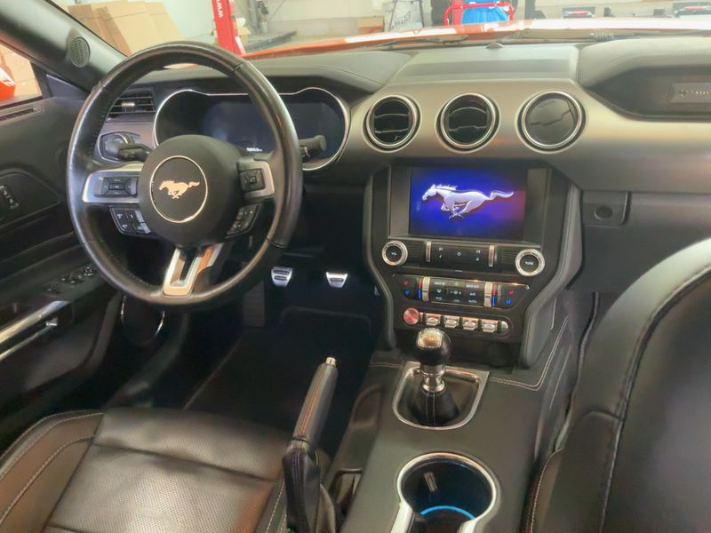 Ford Mustang 5.0 Ti-VCT V8 GT Convertible — zdjęcie 12