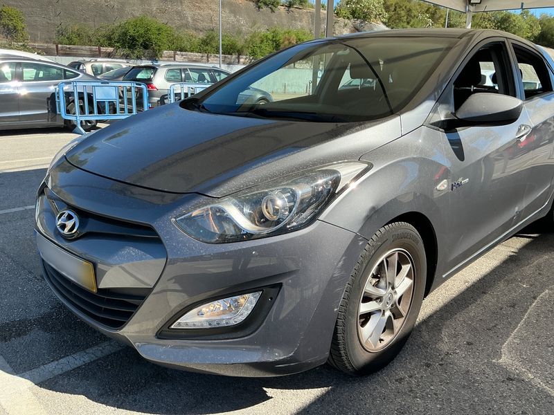 Hyundai i30 1.4 CRDi Essence — zdjęcie 2
