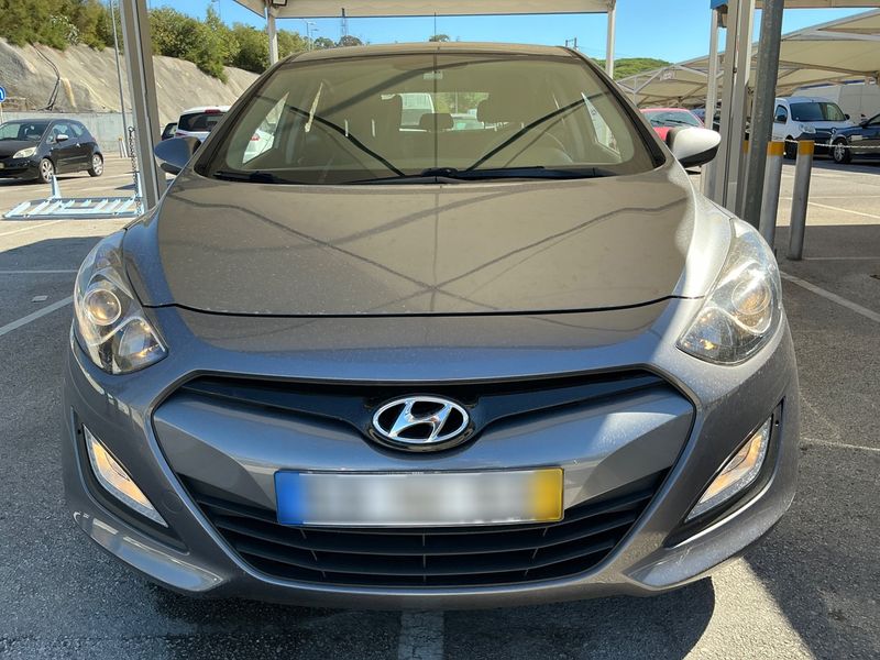 Hyundai i30 1.4 CRDi Essence — zdjęcie 9