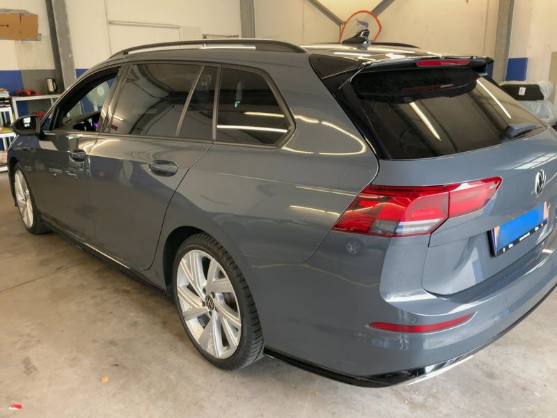 Volkswagen Golf VIII 2.0 TSI R-Line — zdjęcie 3