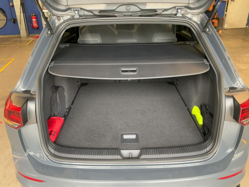 Volkswagen Golf VIII 2.0 TSI R-Line — zdjęcie 10