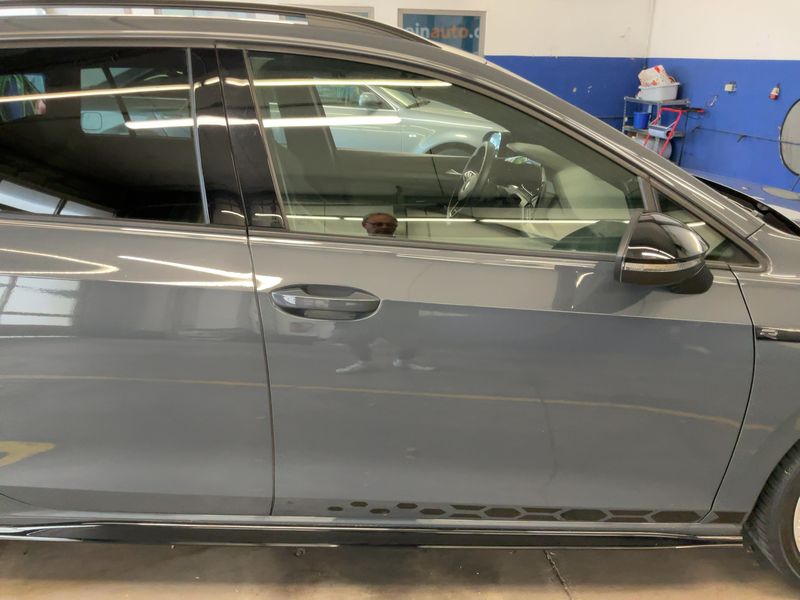 Volkswagen Golf VIII 2.0 TSI R-Line — zdjęcie 7