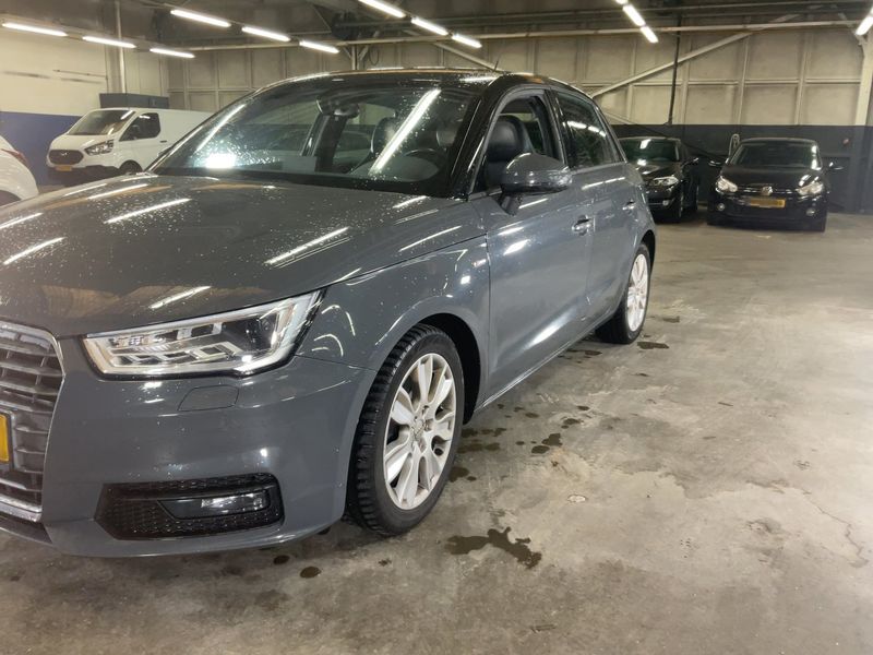 Audi A1 Sportback 1.4 TFSI Sport — zdjęcie 2