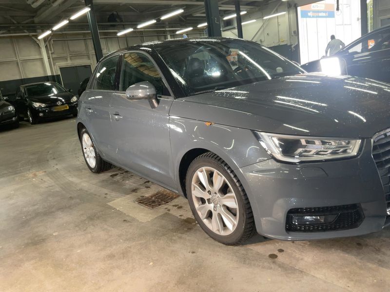 Audi A1 Sportback 1.4 TFSI Sport — zdjęcie 8