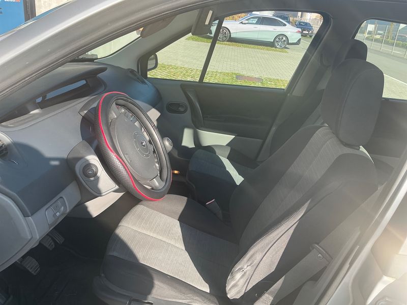Renault Scenic 1.5 dCi Authentique Confort — zdjęcie 3