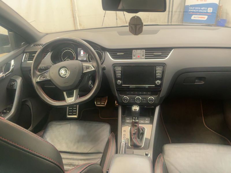 Skoda Octavia 2.0 TDI RS — zdjęcie 12