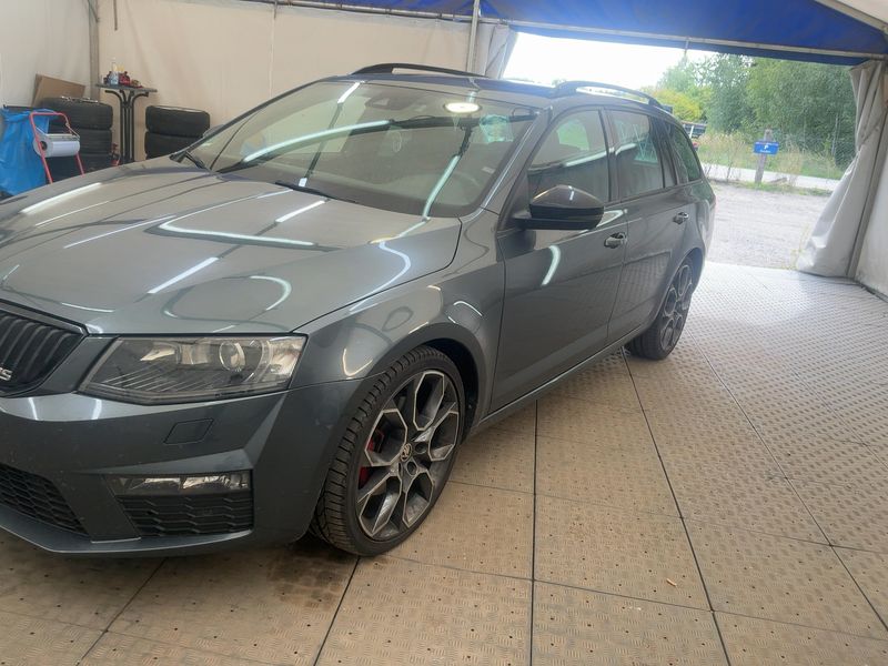 Skoda Octavia 2.0 TDI RS — zdjęcie 2