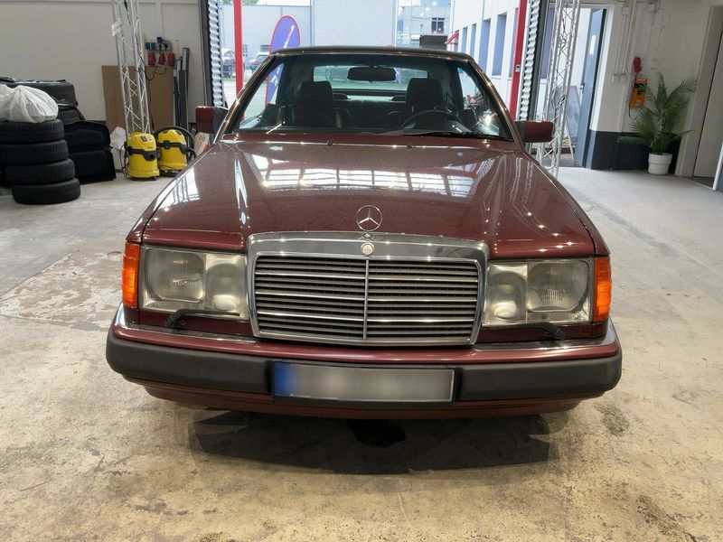Mercedes-Benz E-Klasse 300 CE Cabrio — zdjęcie 9