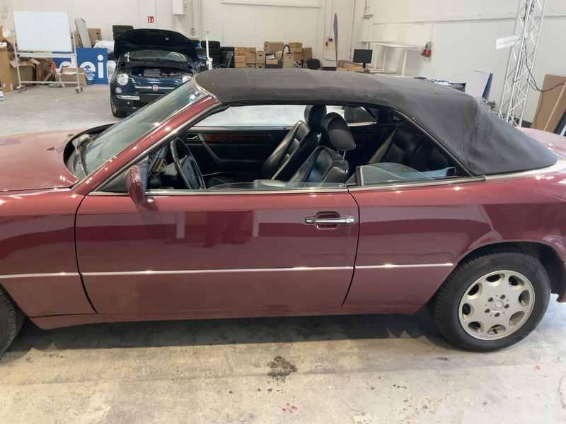 Mercedes-Benz E-Klasse 300 CE Cabrio — zdjęcie 4
