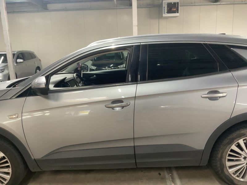 Opel Grandland X 1.2 Turbo Business INNOVATION — zdjęcie 4