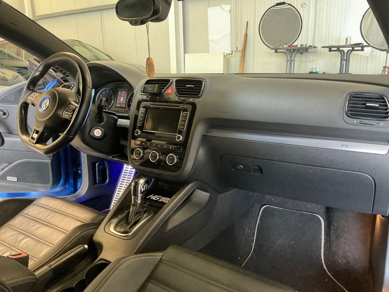 Volkswagen Scirocco 2.0 TSI R — zdjęcie 12