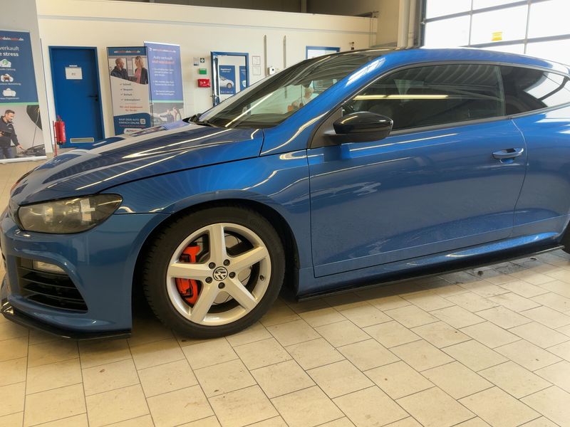 Volkswagen Scirocco 2.0 TSI R — zdjęcie 2