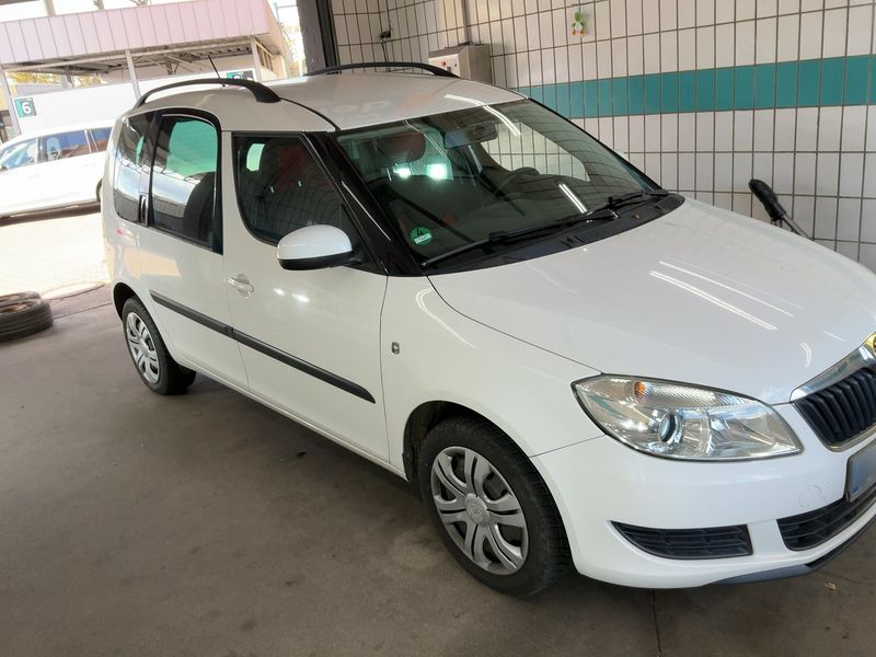Skoda Roomster 1.2 TSI Ambition Plus Edition — zdjęcie 8