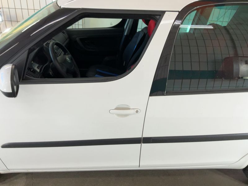 Skoda Roomster 1.2 TSI Ambition Plus Edition — zdjęcie 4