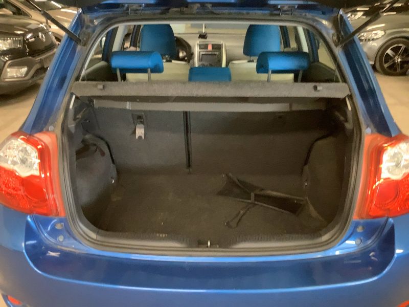 Toyota Auris 1.4 Turbodiesel Active — zdjęcie 10