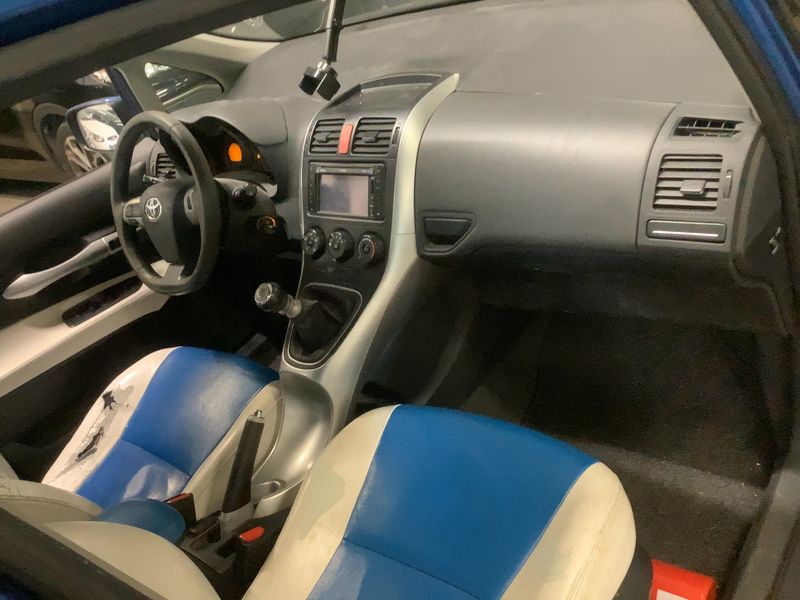 Toyota Auris 1.4 Turbodiesel Active — zdjęcie 12