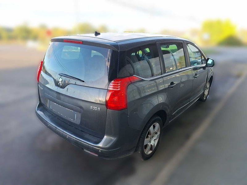Peugeot 5008 1.6 HDi Active — zdjęcie 5