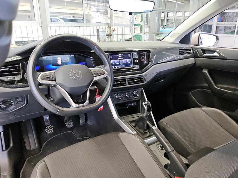 Volkswagen Polo 1.0 Life — zdjęcie 21