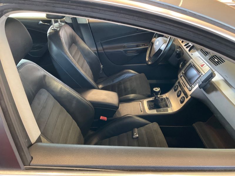 Volkswagen Passat 2.0 TDI Highline — zdjęcie 3