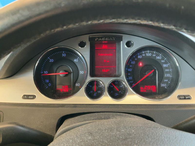 Volkswagen Passat 2.0 TDI Highline — zdjęcie 4