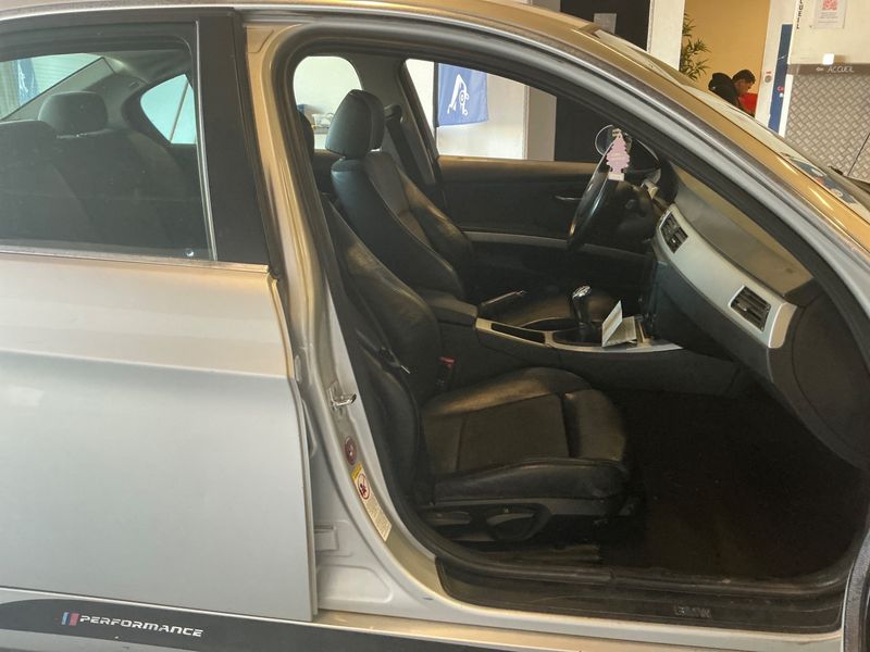 BMW 3er 325i Première — zdjęcie 3