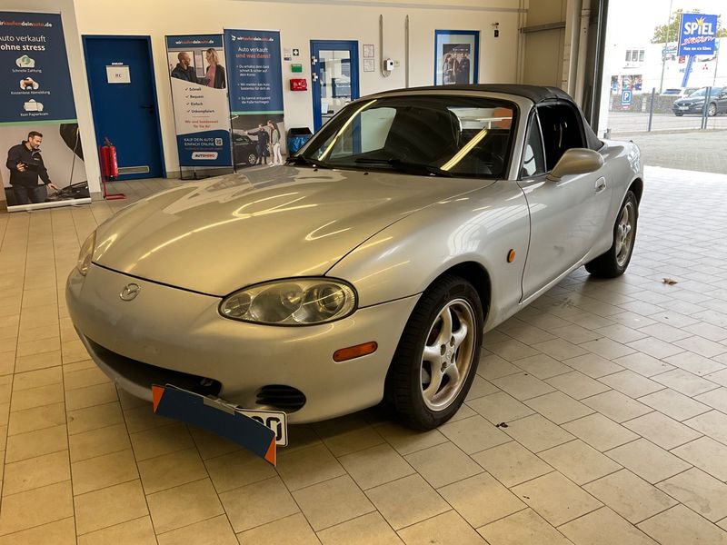 Mazda MX-5 1.6 Active — zdjęcie 1
