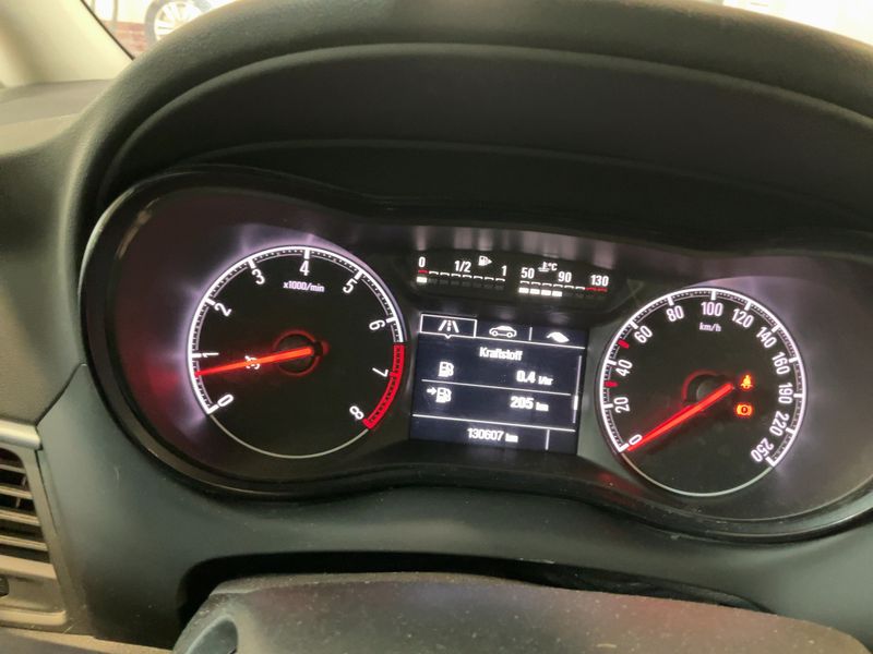 Opel Zafira Tourer 1.4 Turbo Edition — zdjęcie 13