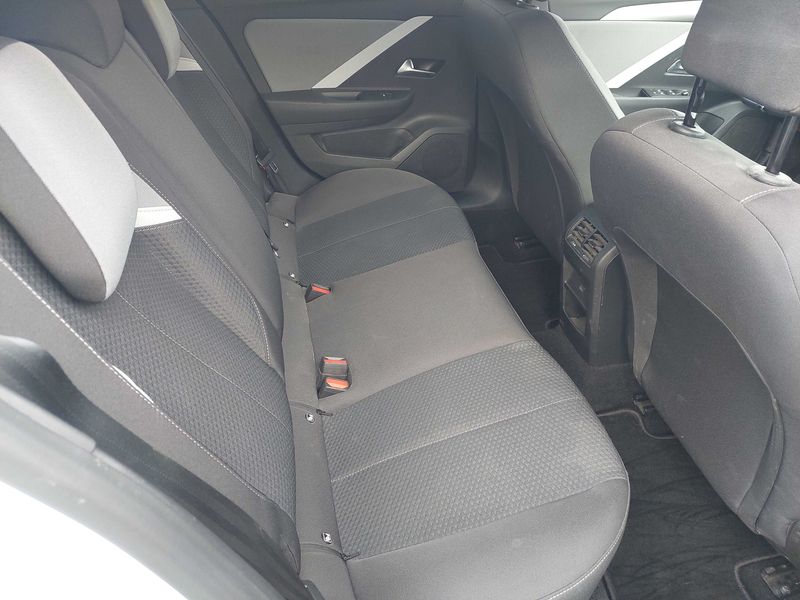 Opel Astra 1.5 CDTI Business Edition — zdjęcie 14