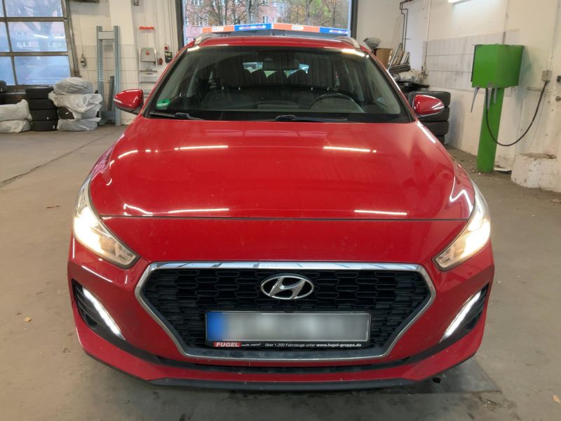 Hyundai i30 1.0 T-GDI Select — zdjęcie 9