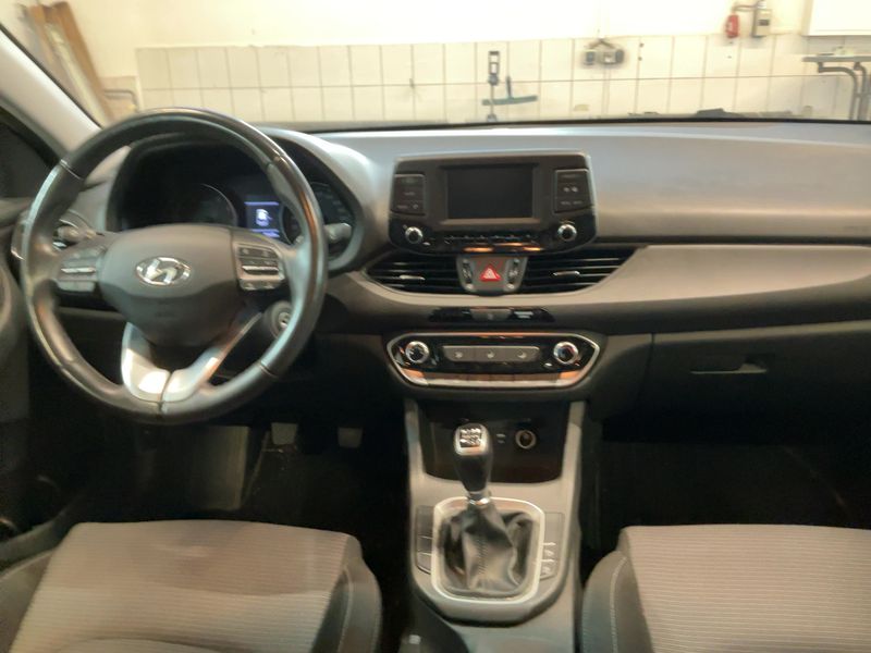 Hyundai i30 1.0 T-GDI Select — zdjęcie 12