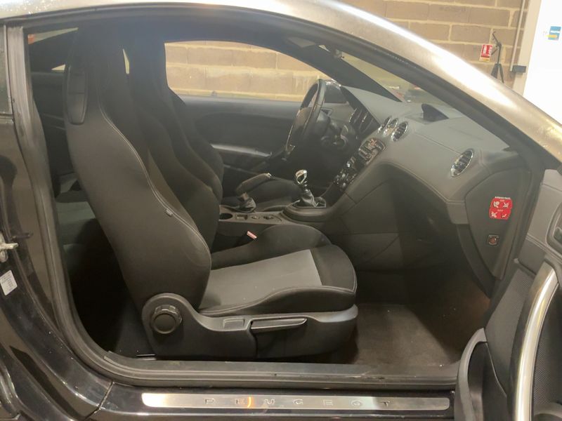 Peugeot RCZ 1.6 THP Basis — zdjęcie 11