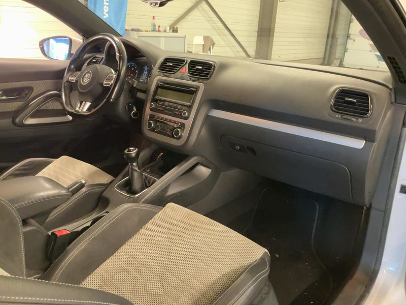 Volkswagen Scirocco 1.4 TSI Carat — zdjęcie 12