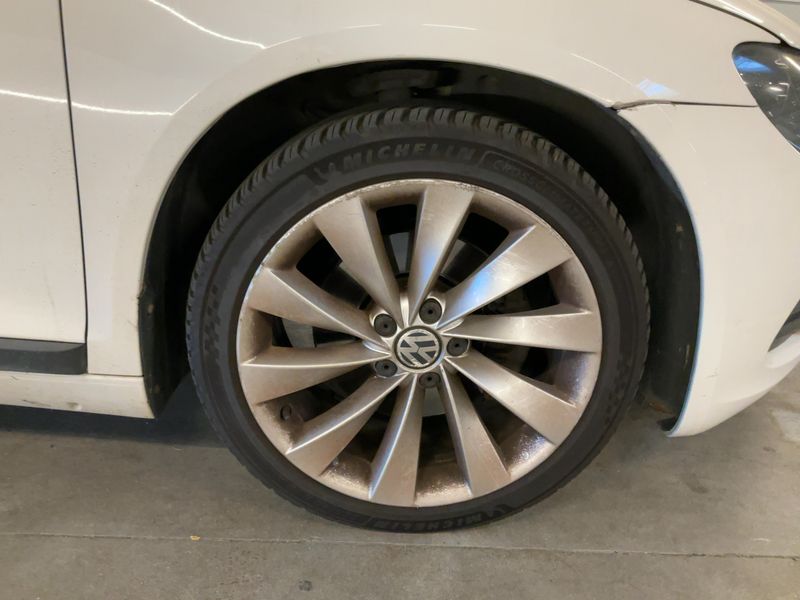 Volkswagen Scirocco 1.4 TSI Carat — zdjęcie 23