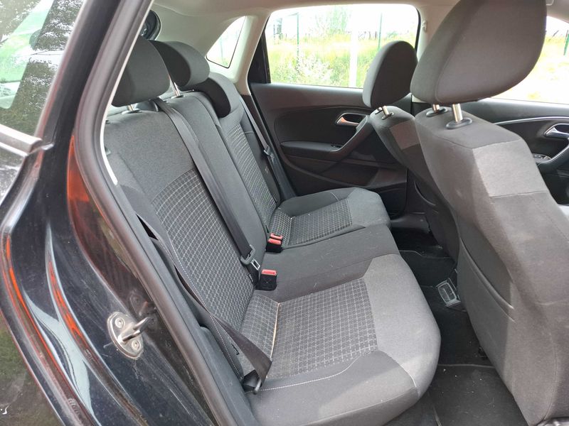 Volkswagen Polo 1.4 TDI Comfortline BlueMotion Tech — zdjęcie 13