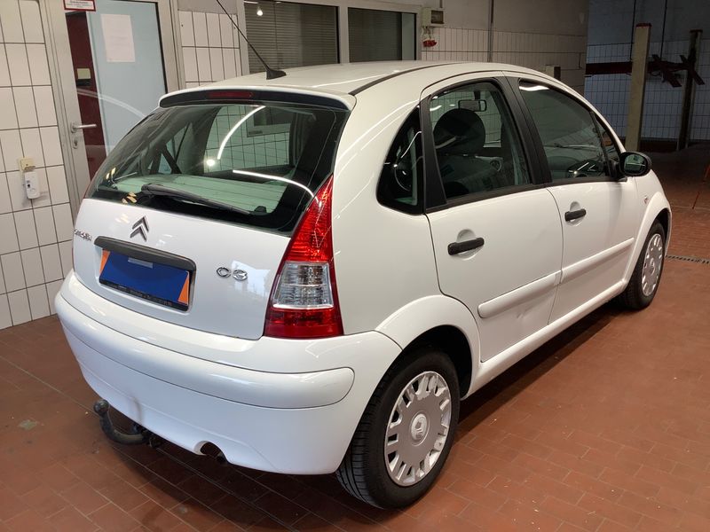 Citroen C3 1.1 Tonic — zdjęcie 2