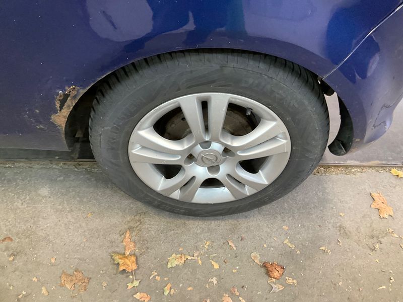 Opel Corsa 1.4 Enjoy — zdjęcie 9