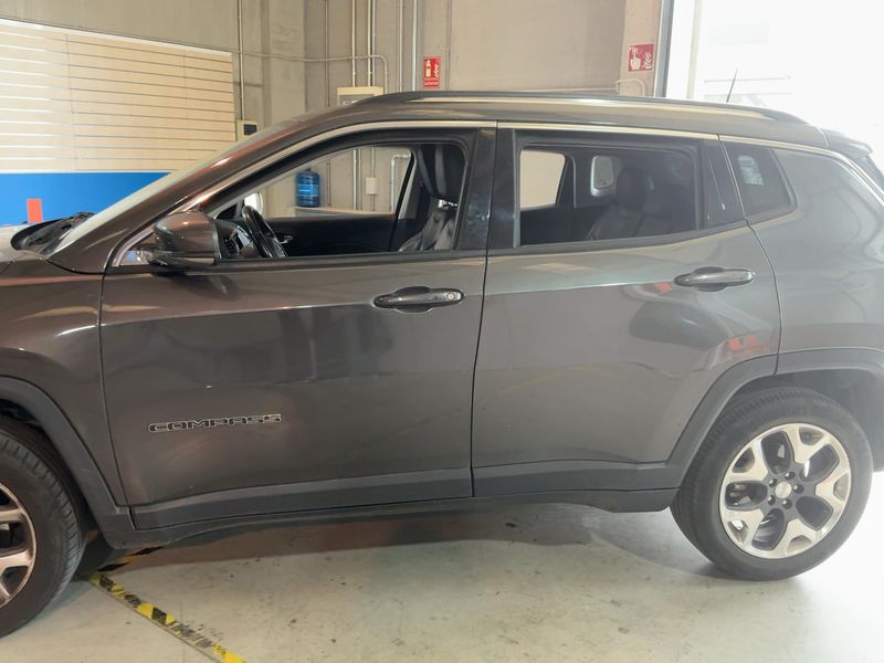 Jeep Compass 2.0 M-Jet Opening Edition 4WD — zdjęcie 4