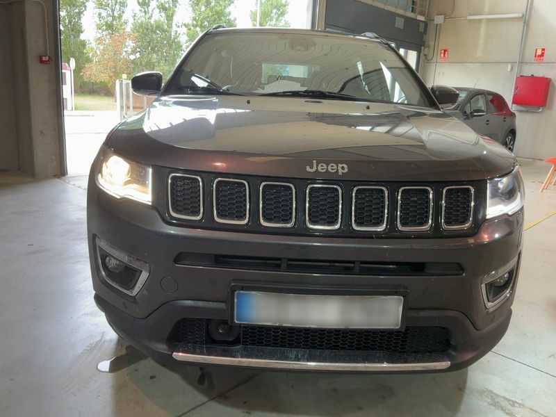 Jeep Compass 2.0 M-Jet Opening Edition 4WD — zdjęcie 9