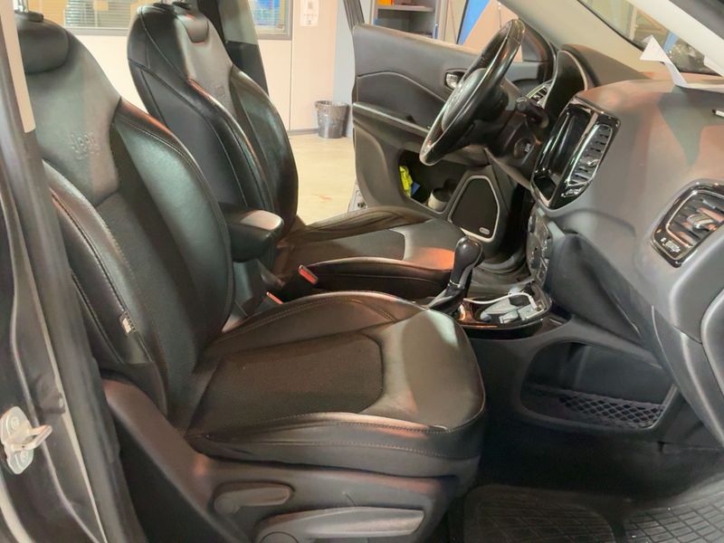 Jeep Compass 2.0 M-Jet Opening Edition 4WD — zdjęcie 11